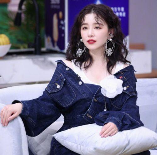 阚清子爆料娱乐圈黑幕,真相与内幕大揭秘 第1张 阚清子爆料娱乐圈黑幕,真相与内幕大揭秘 第1张